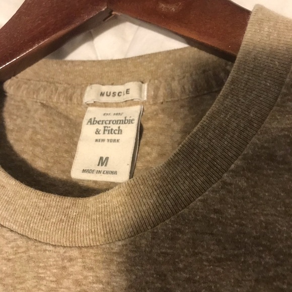 Abercrombie & Fitch Beige T-shirt - Picture 2 of 2